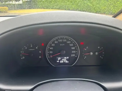 Instrument cluster of the Hyundai Grand Starex Plus
